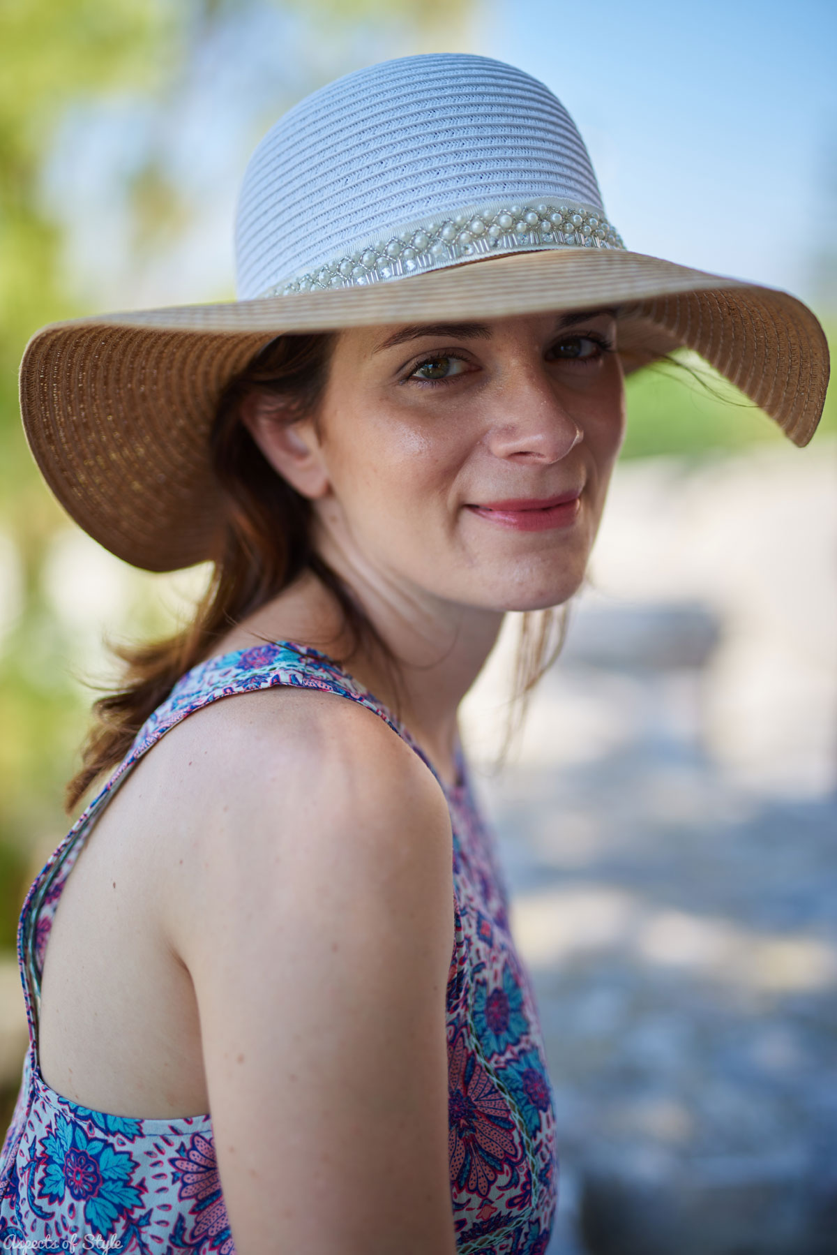 Floppy hat and sun dress in Nafplio