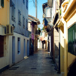 the narrow streets of Lefkada town