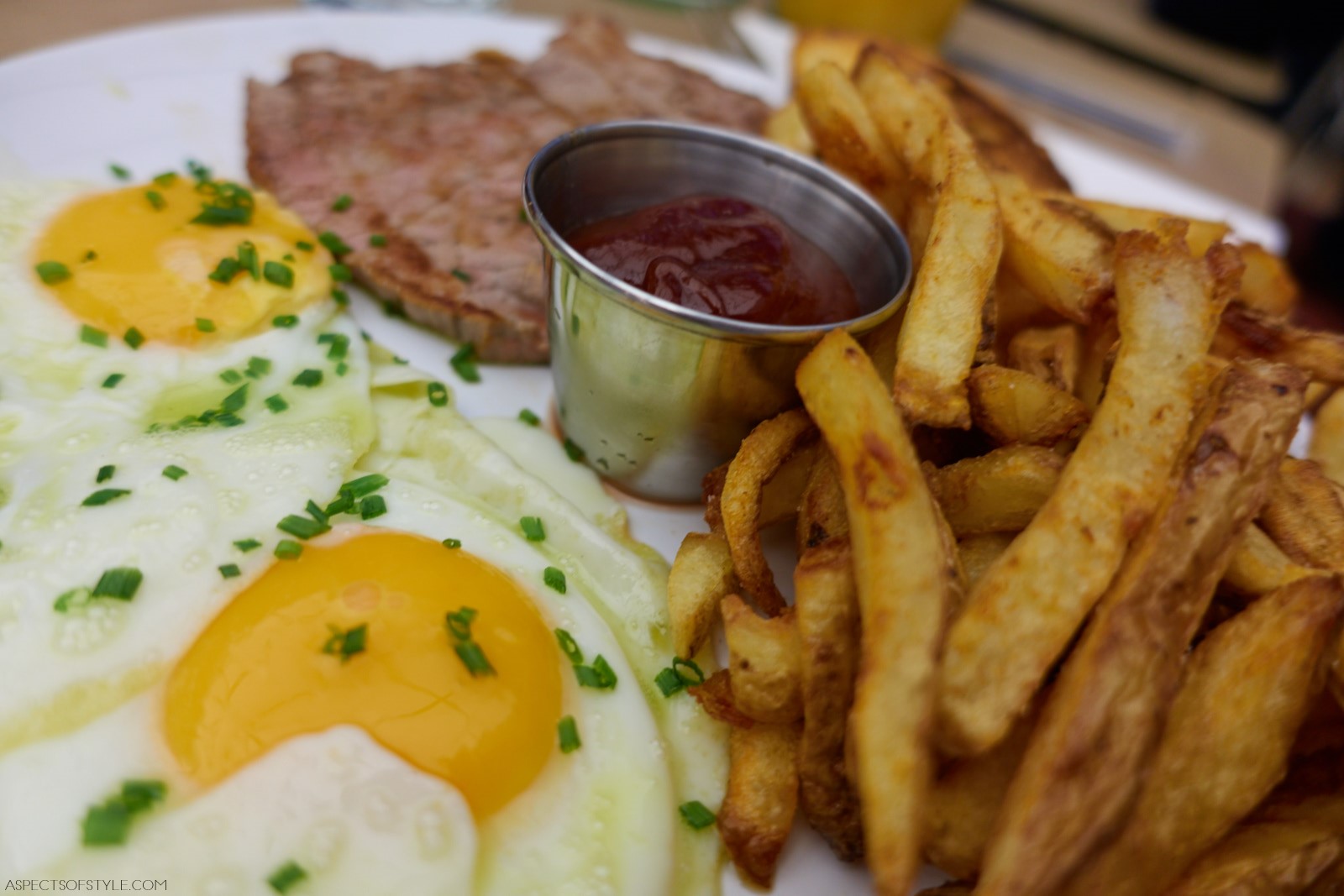 Steak and Eggs at New York Sandwiches