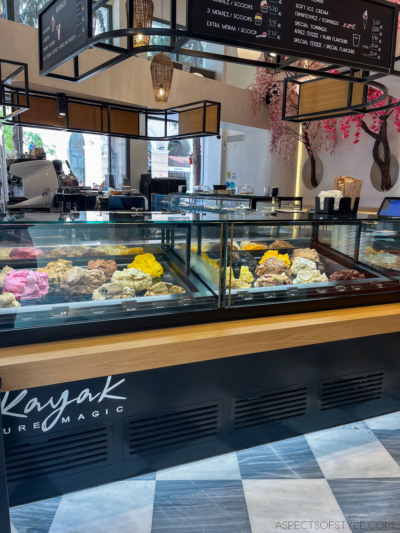 Kayak Ice Cream parlor, Athens