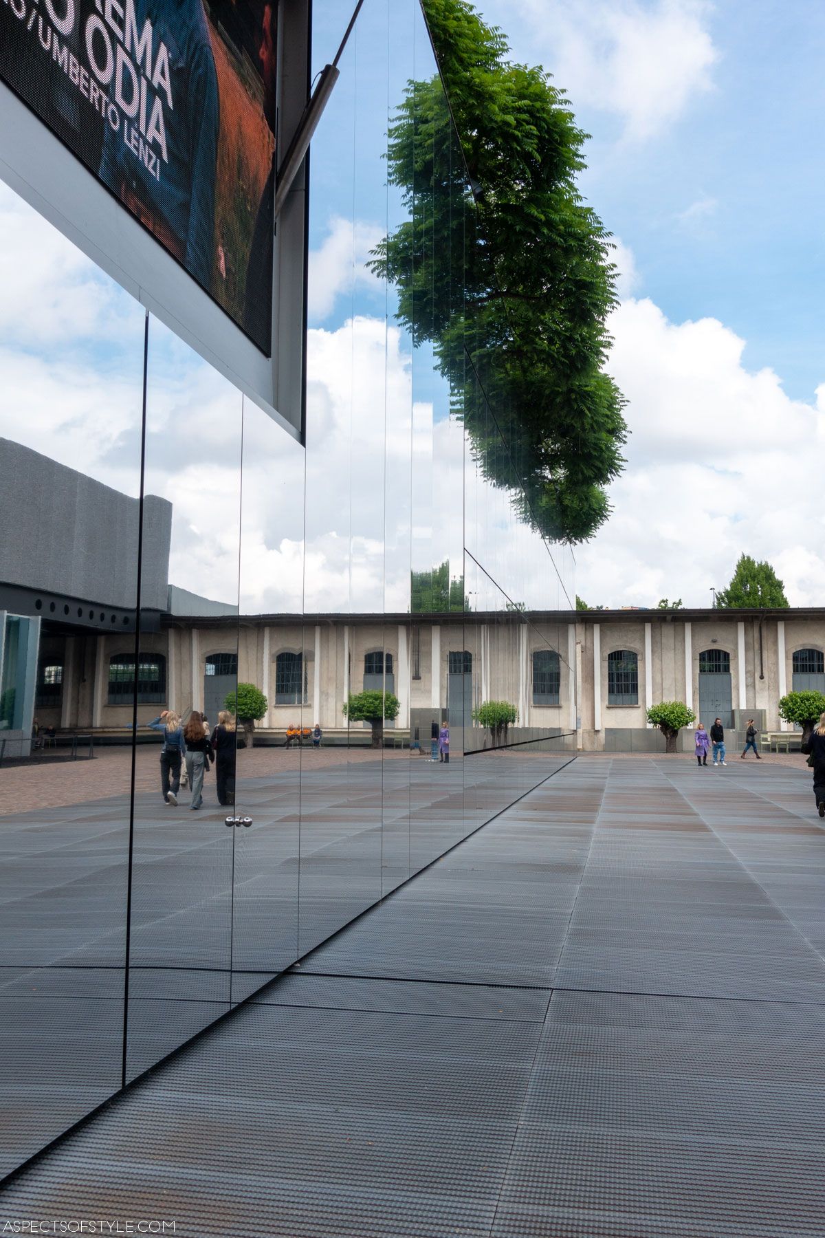 Frondazione Prada, Milan