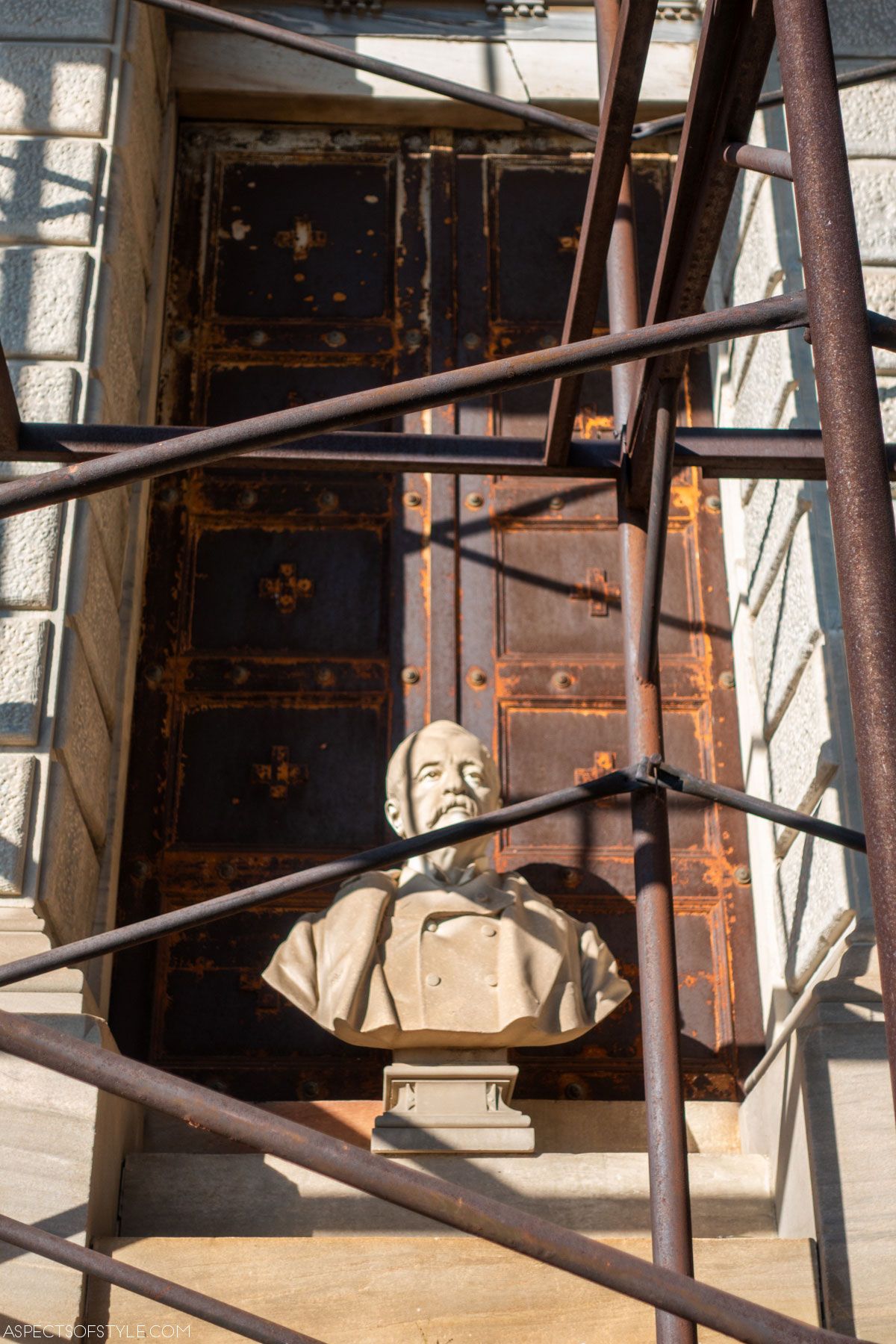 Christakis Zografos bust at the family tomb, Athens First Cemetery