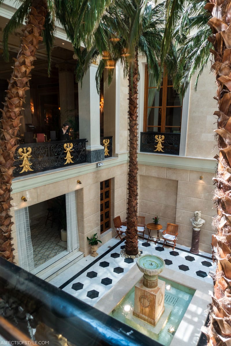 Hotel Grand Bretagne Athens atrium