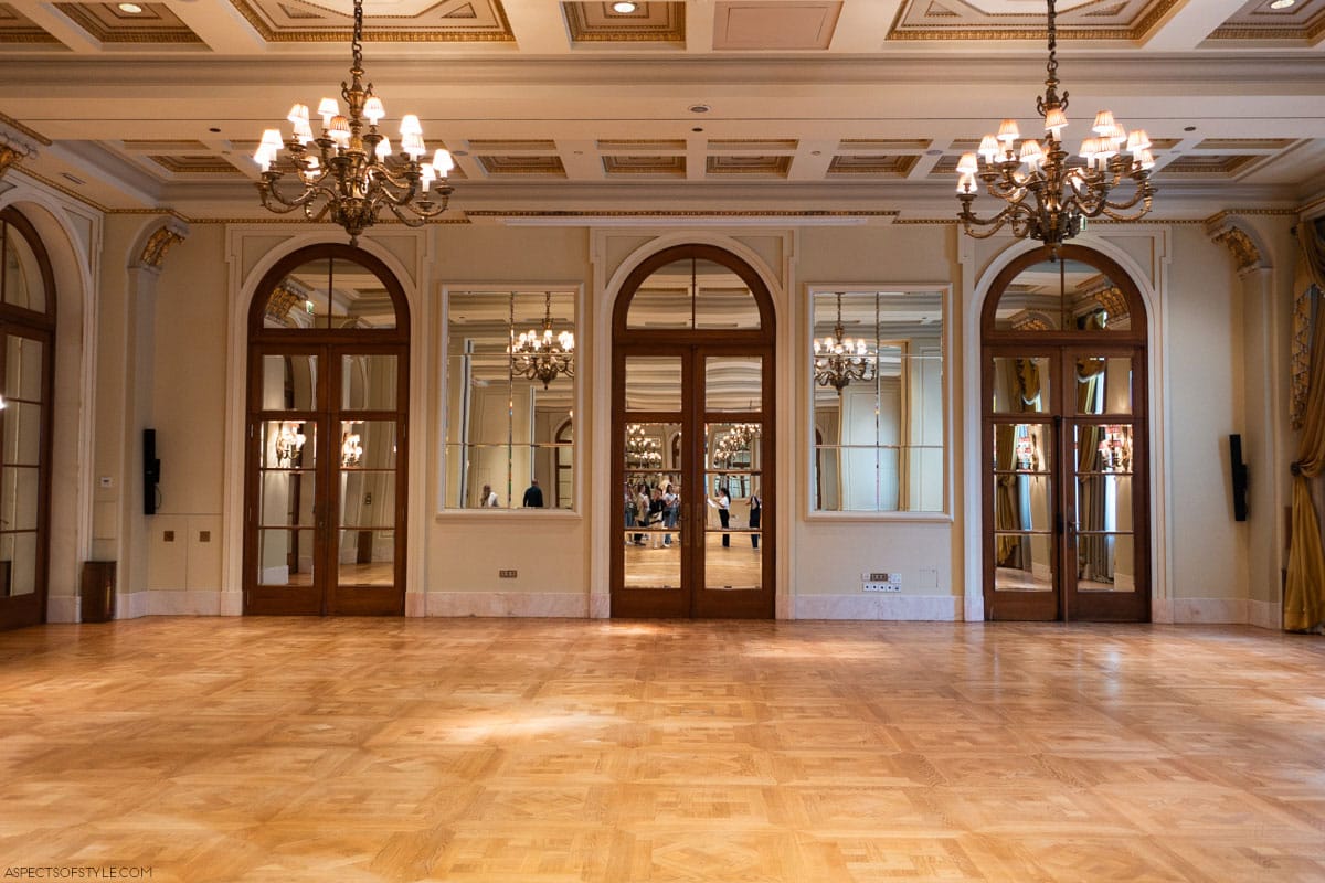 Hotel Grand Bretagne historical building Athens, Ballroom